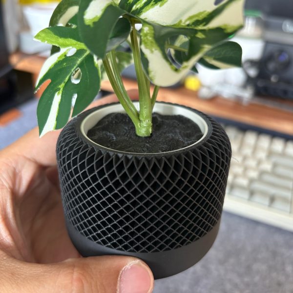 3D Printed Heavy Plant Pot with Textured Design - Image 4